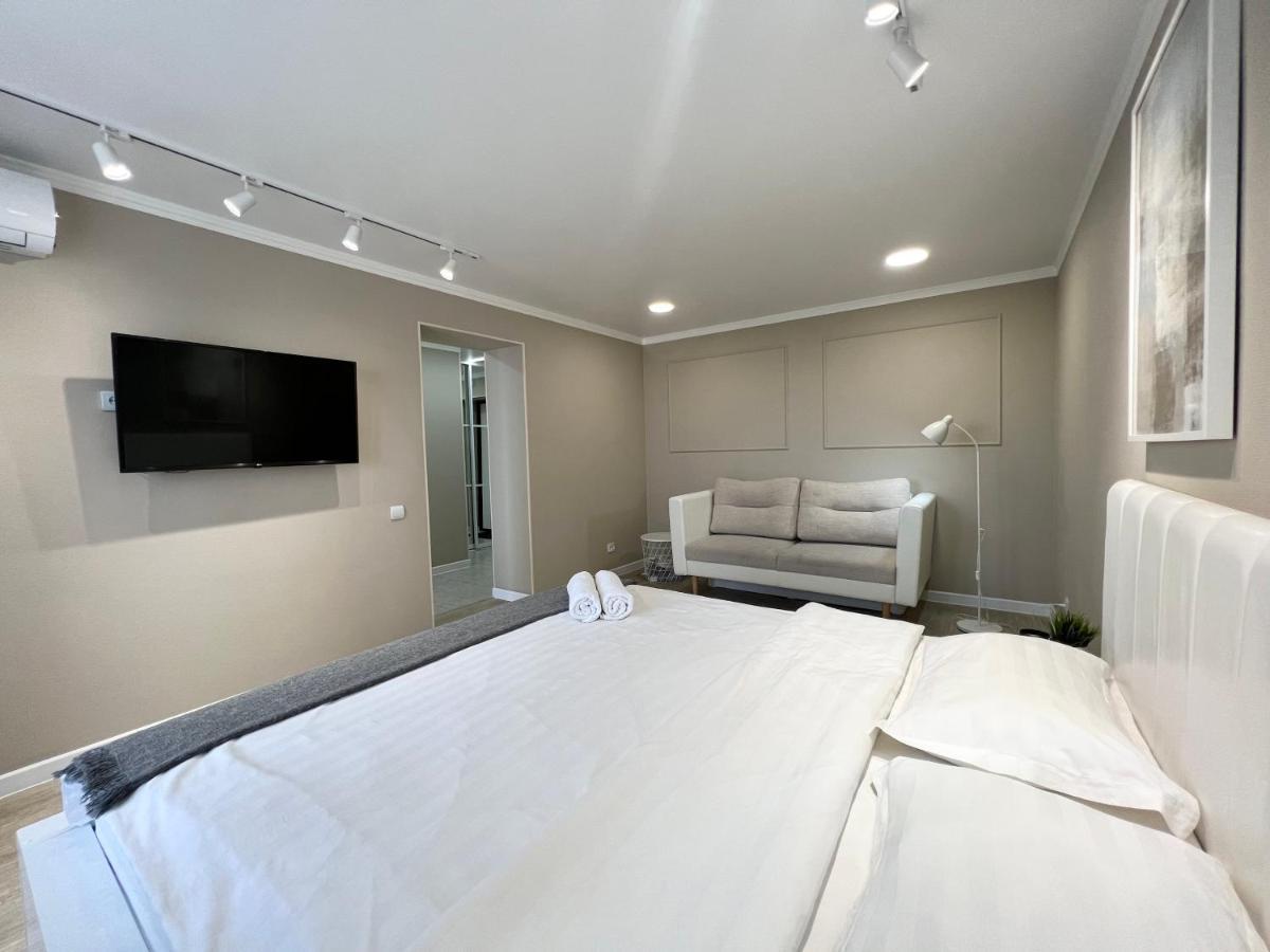 Luxury Apartments Pawlodar Exterior foto